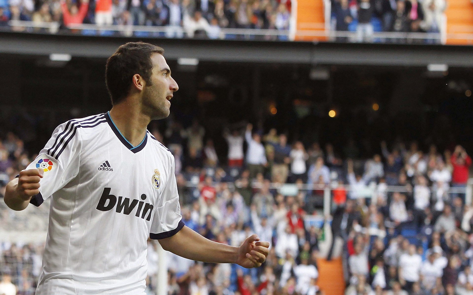 一己之力倾覆银河战舰，内马尔璀璨星光击碎伯纳乌不败神话，单骑挑落银河战舰！内马尔一剑封喉破皇马金身